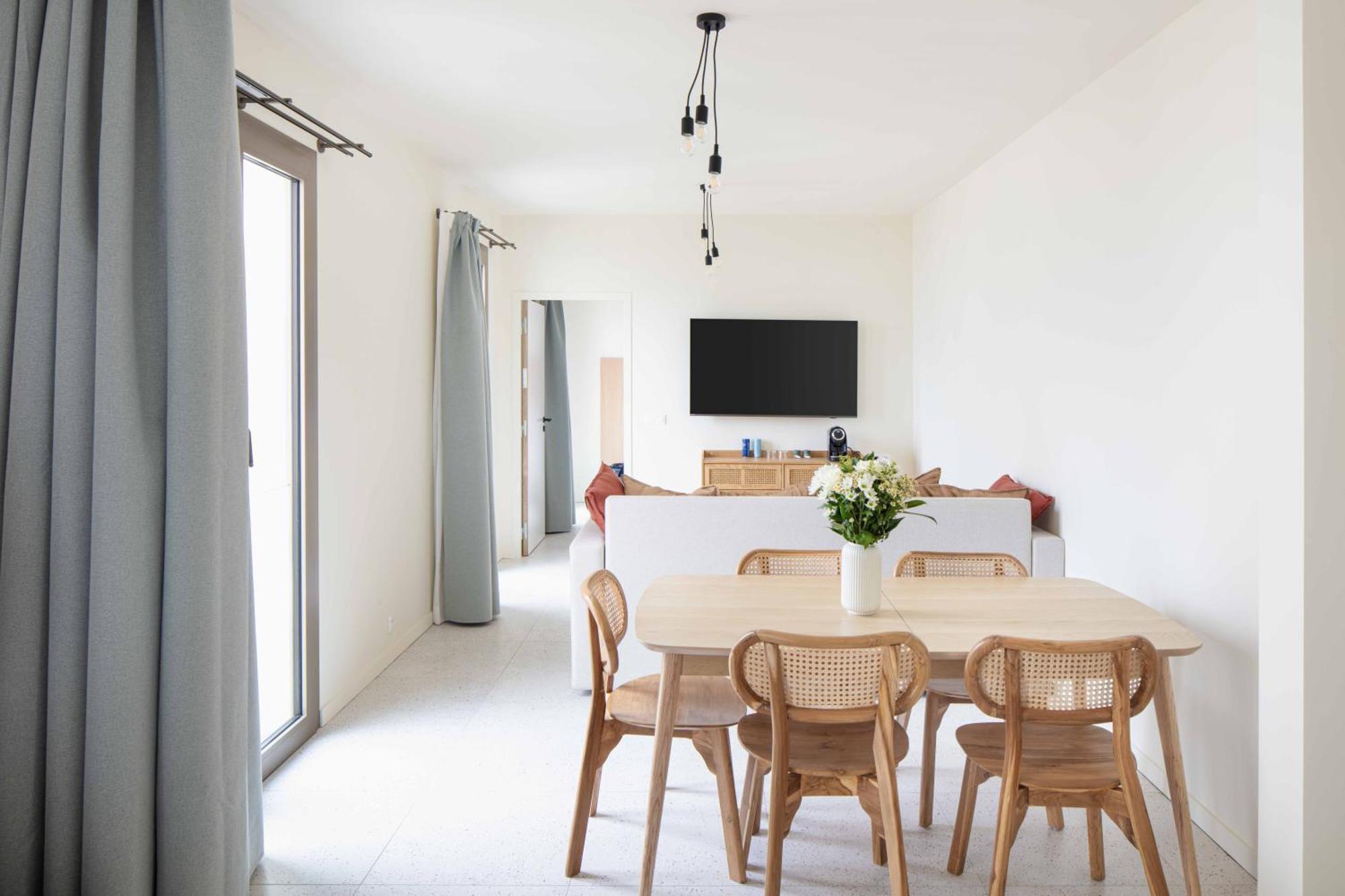Three-Bedroom Suite,1606789678:JPEG